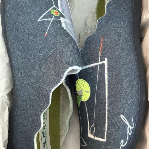 Flexus COCKTAIL Felt Slippers | 38 Navy | Martini Graphic | Indoor Outdoor | NIB - Picture 8 of 8